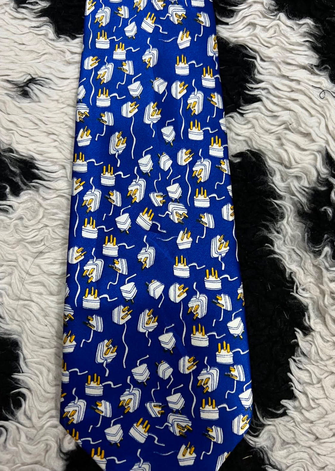 Switch Plugs Tie