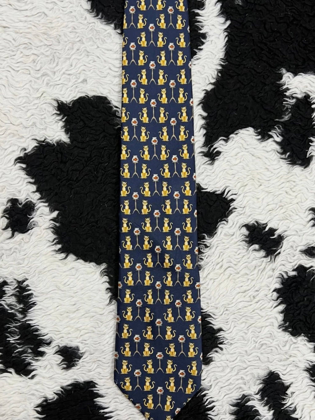 Kitty & Fish Bowl Tie