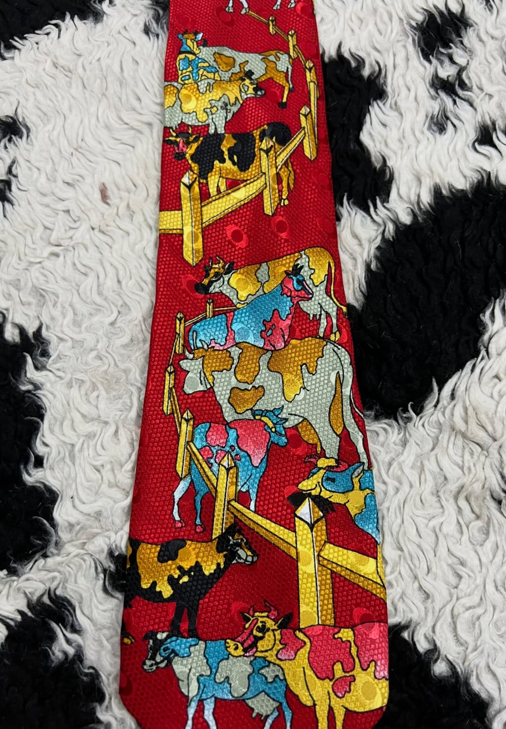 Cows in a Barn Tie